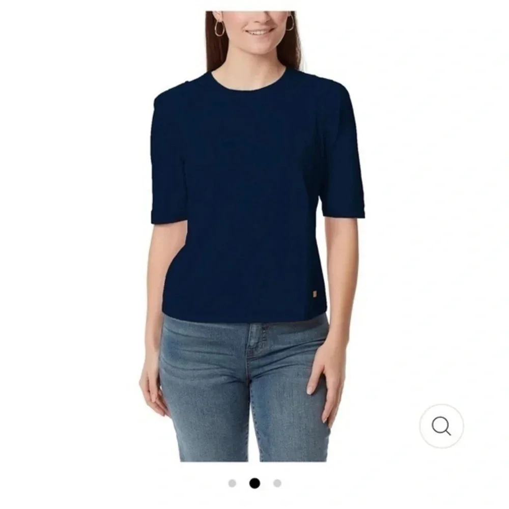 Nordstrom Town square
WOMENS CREWNECK KNIT T-SHIRT